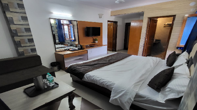 Best deluxe hotel  in Mussoorie